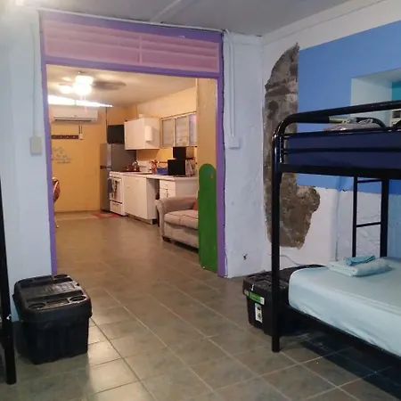 Tillett-Amethyst & Rose Guest House & Hostel